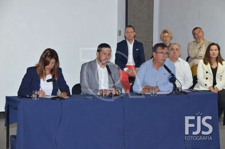 El Gobierno rindió cuentas casi al completo en la ermita de San Pedro Mártir (Foto TA)